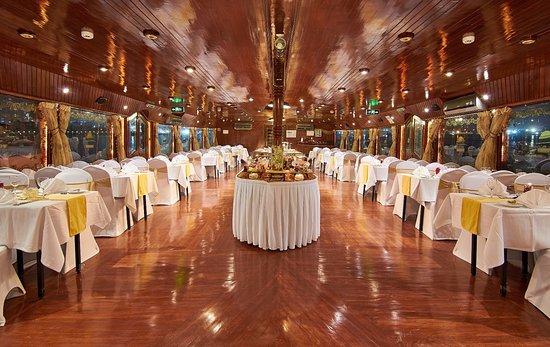 Al Wasl Dhow Floating Restaurant
