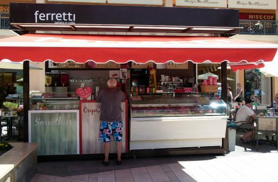 ferretti Gelato e Caffe