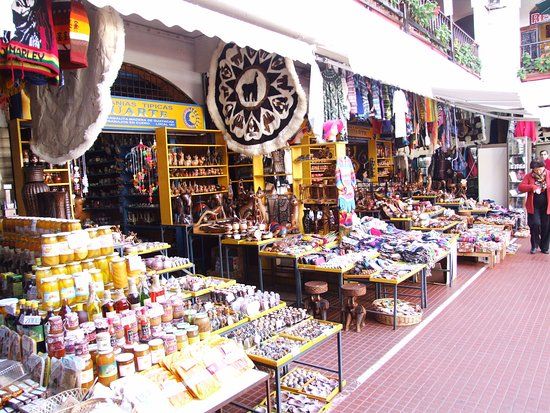 Mercado de artesanía La Recova