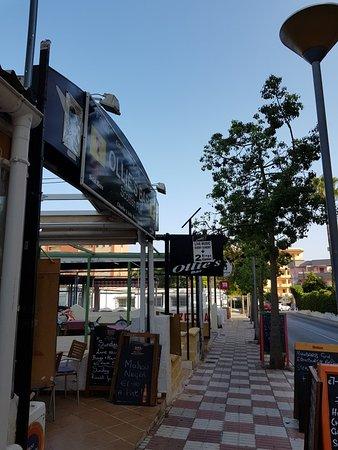 Ollie's Bar