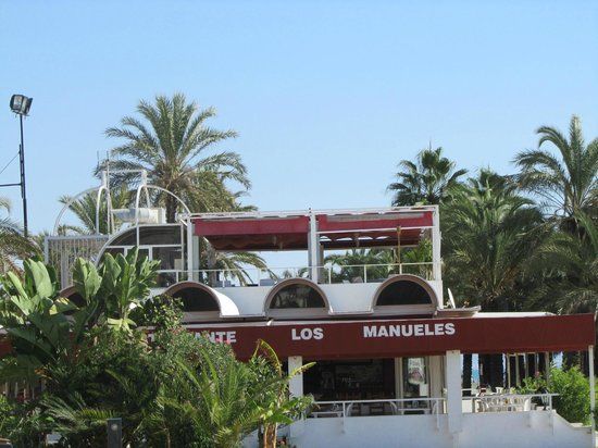 Los Manueles
